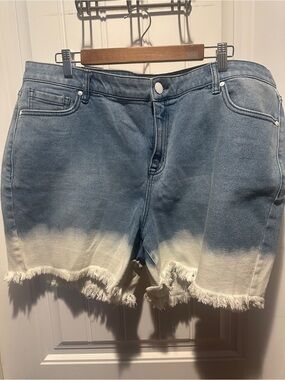 Lane BryantWomen's Dip-Dye Frayed Hem Girl Denim Shorts - Blue/White size 18